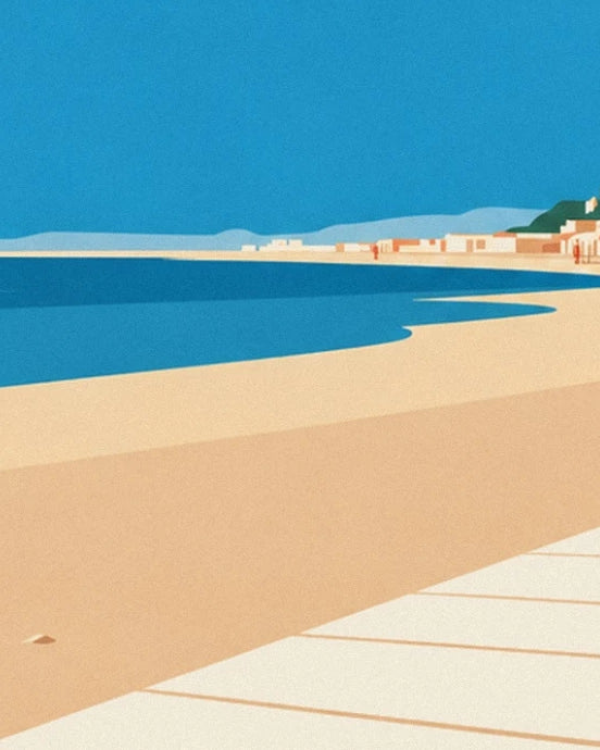 La spiaggia di Deauville tra il mare blu, la sabbia dorata e la passerella di legno