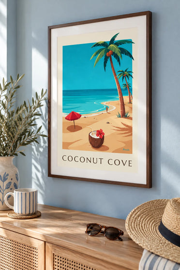 Poster cocktail servito in una noce di cocco su una spiaggia tropicale: incorniciato a parete