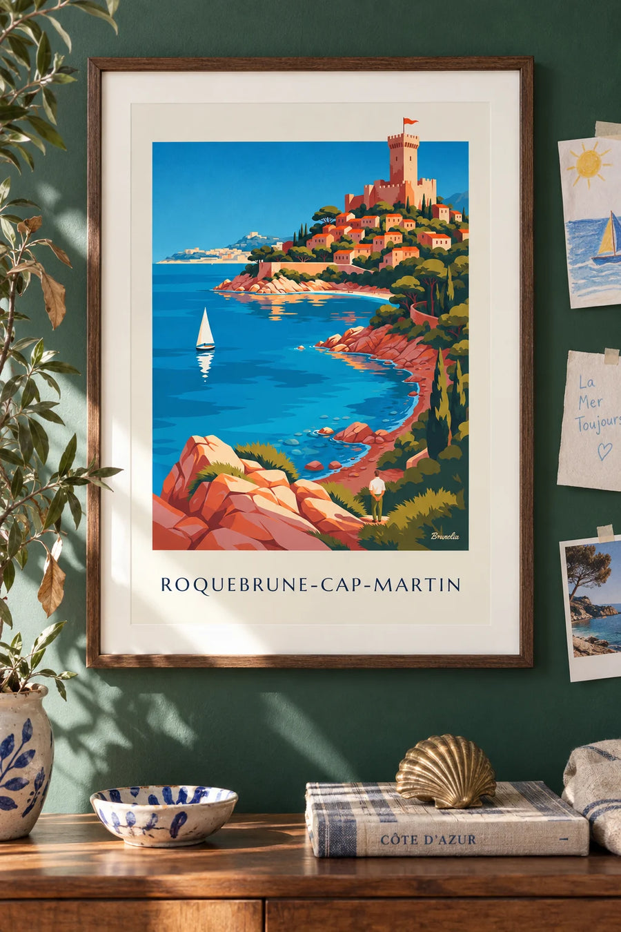 Poster della baia e del borgo arroccato di Roquebrune-Cap-Martin: incorniciato al muro
