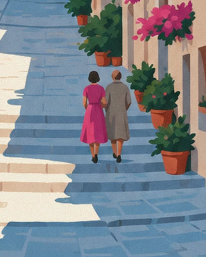 La coppia vista di spalle, con un vestito rosa e un cappotto grigio, sale i gradini blu costeggiati da vasi di fiori