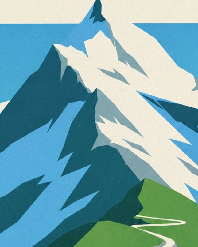 Les sommets enneigés aux ombres bleues au-dessus d'une route en lacets