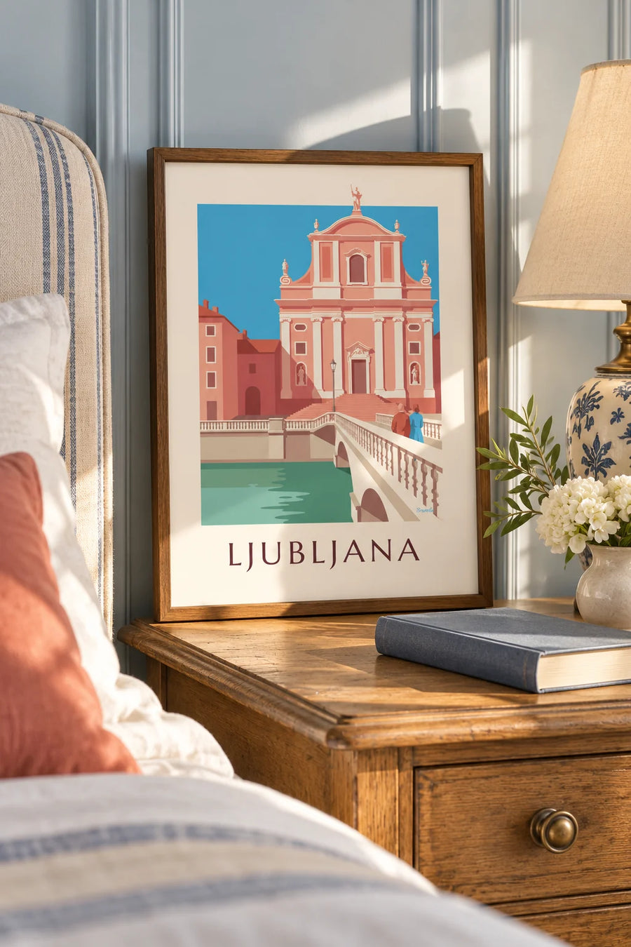 Poster con chiesa francescana rosa di Lubiana: formato piccolo A4 con cornice