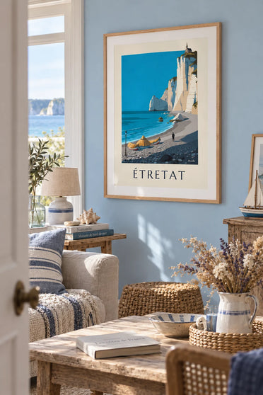 Poster spiaggia di ciottoli e caloges di Étretat sotto la scogliera d’Amont: incorniciato alla parete