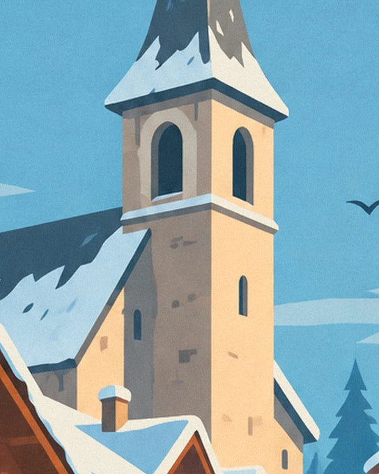 Il campanile di pietra ocra con il tetto innevato, sotto un cielo azzurro