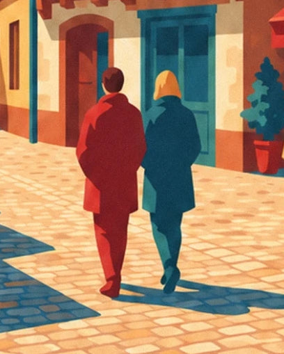 Les 2 promeneurs de dos en manteaux rouge et bleu sur les pavés ensoleillés