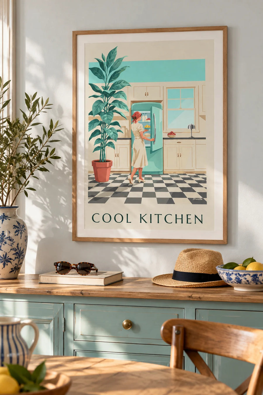 Poster frigorifero arrotondato verde menta in una cucina: incorniciato alla parete