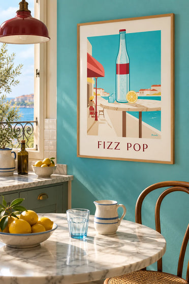 Poster bottiglia di soda frizzante con ghiaccio e limone: incorniciato alla parete
