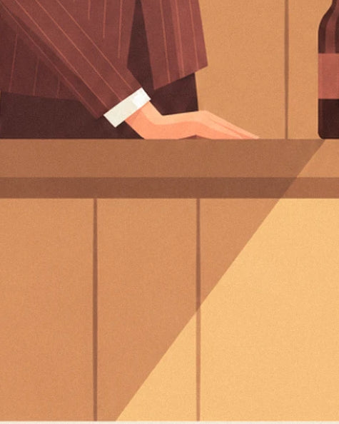 La mano dell'uomo in abito gessato appoggiata sul bancone di legno, con una bottiglia accanto