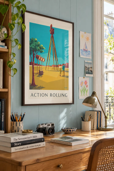 Poster di una cinepresa su treppiede su un set cinematografico: incorniciato alla parete