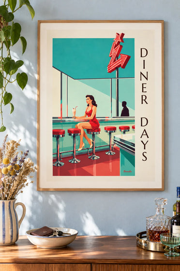Poster pin-up al bancone di un diner americano: incorniciato alla parete