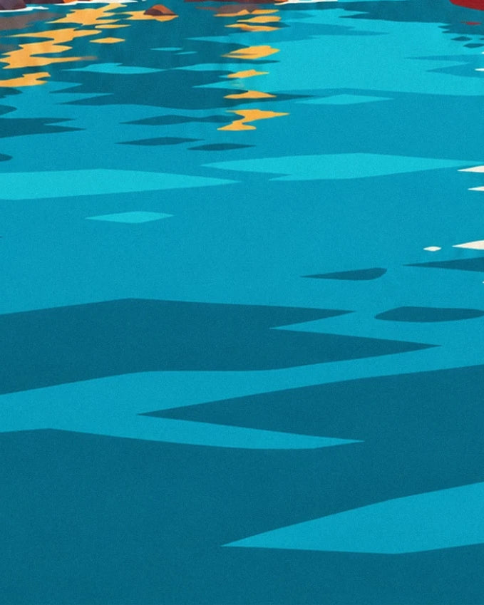 Les reflets dorés et les larges ombres bleues sur l’eau turquoise