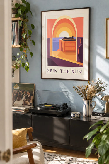 Poster giradischi davanti a un grande sole al tramonto: incorniciato alla parete