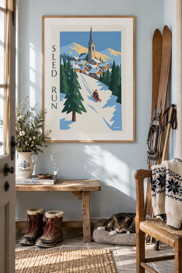 Affiche luge sur une piste enneigée entre les sapins : encadrée au mur