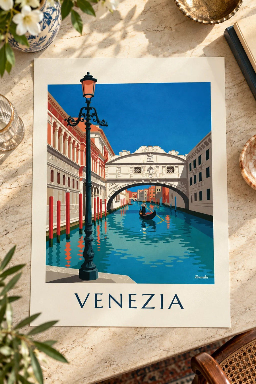 Poster gondola sotto il Ponte dei Sospiri a Venezia: appoggiato su un tavolo