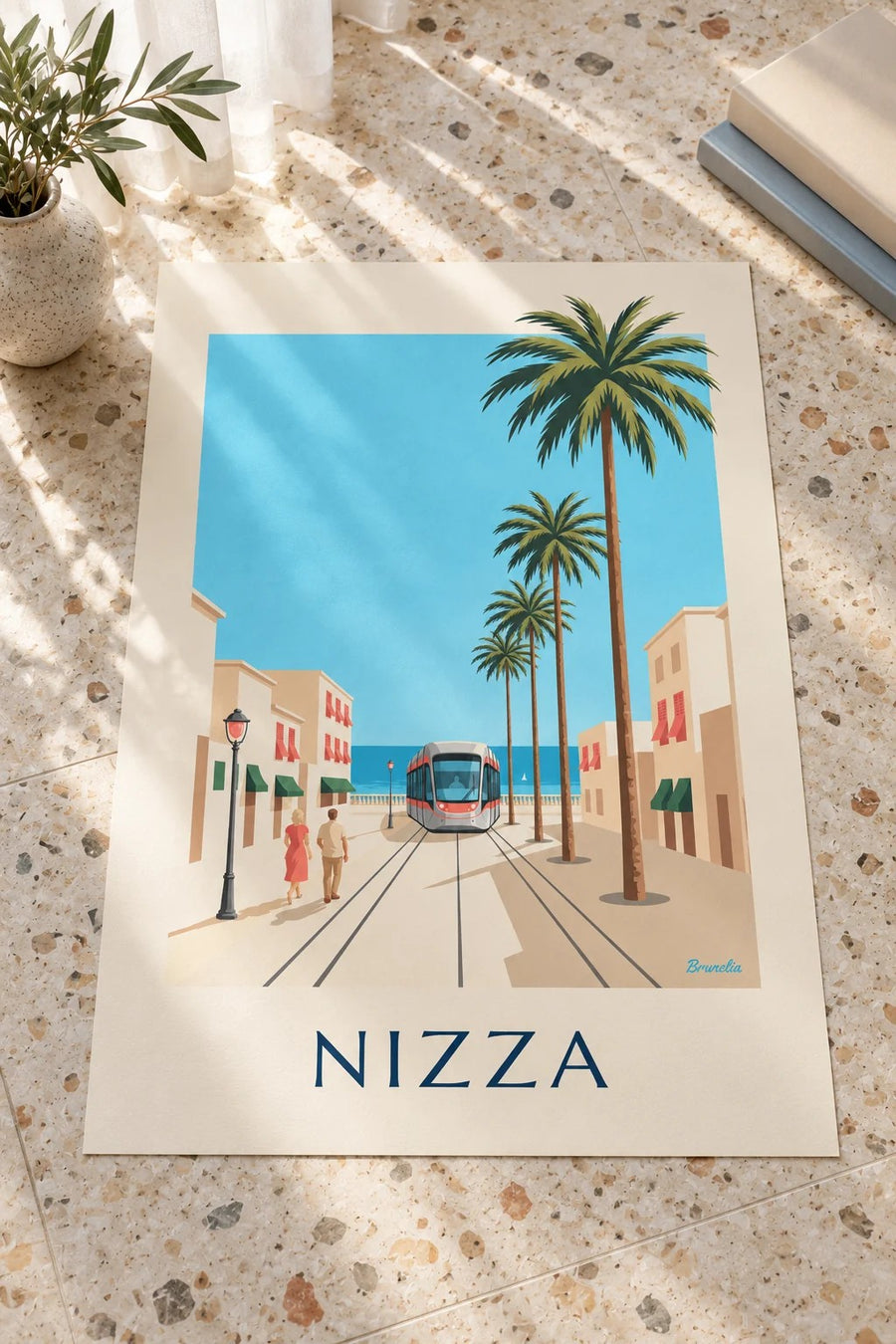 Poster tram di Nizza e Mediterraneo: appoggiato su un tavolo
