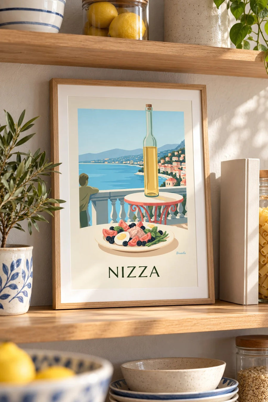 Poster insalata nizzarda su una terrazza di fronte al mare: piccolo formato A4 incorniciato