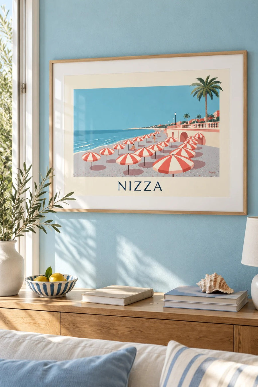 Poster ombrelloni a righe sulla spiaggia di Nizza, Baia degli Angeli: incorniciato alla parete