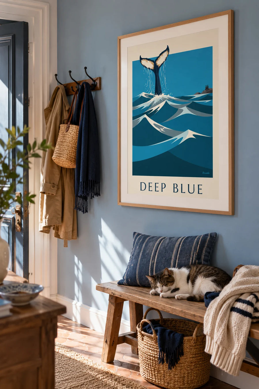 Poster megattera che si tuffa nell'oceano con la coda alzata: incorniciato alla parete