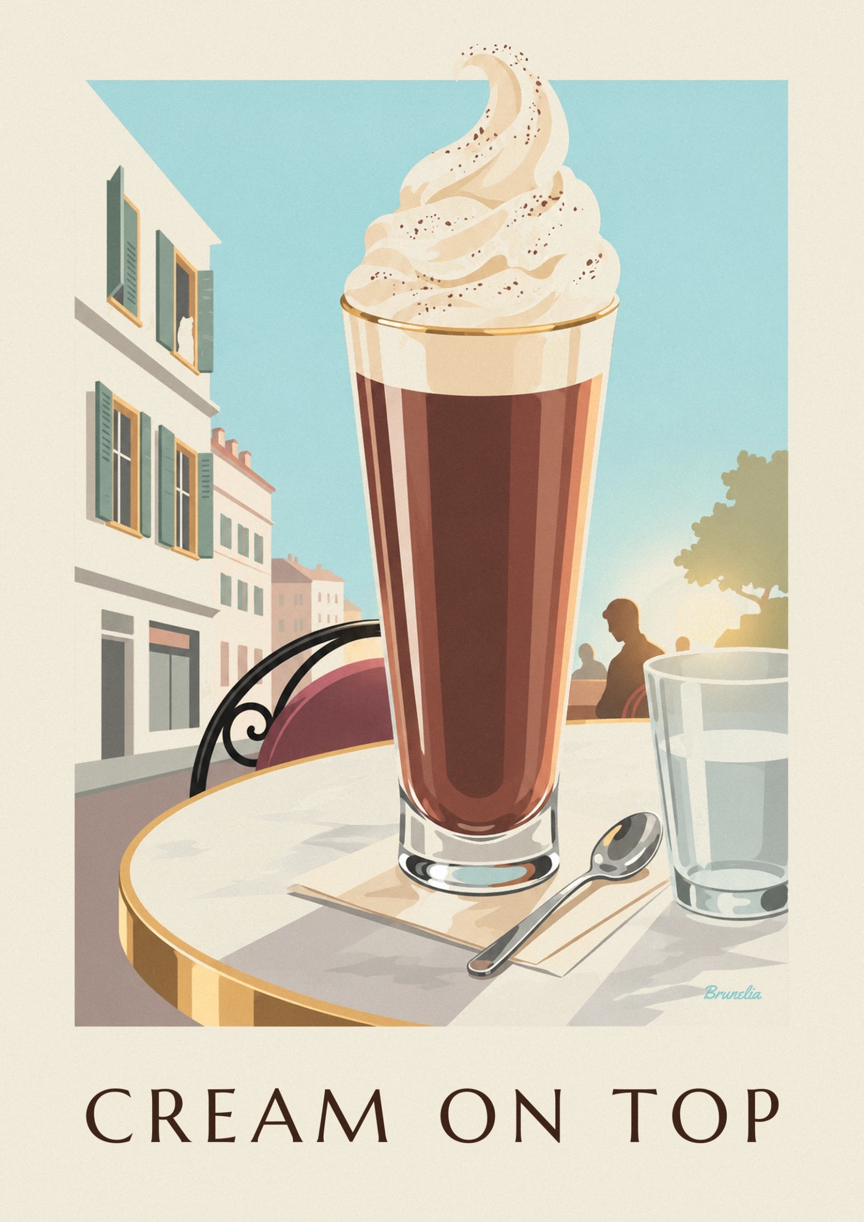 Il caffè viennese coronato di panna montata spolverata di cacao in un bicchiere con il bordo dorato