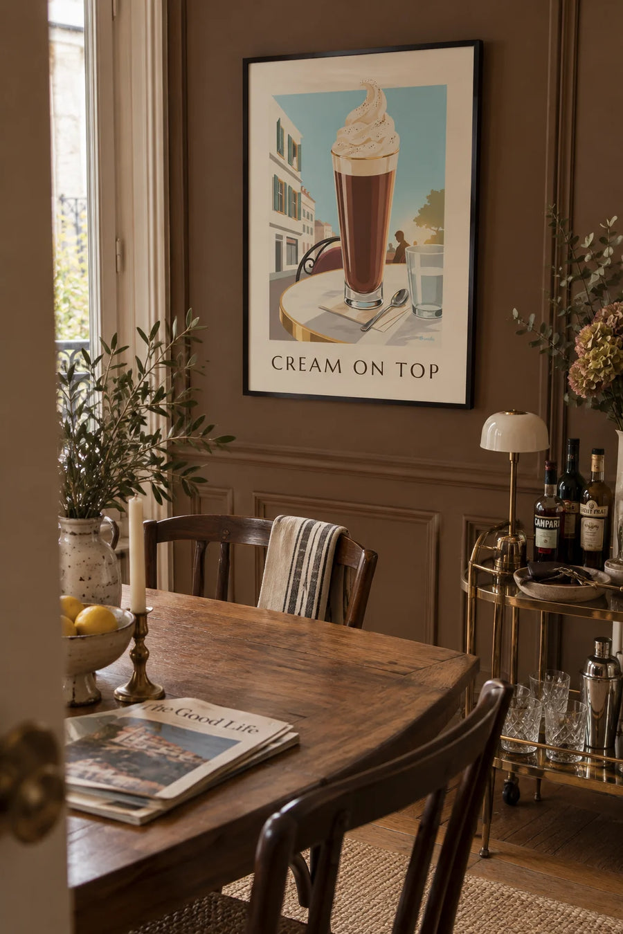 Poster caffè viennese con panna montata su un tavolo di marmo: incorniciato a parete