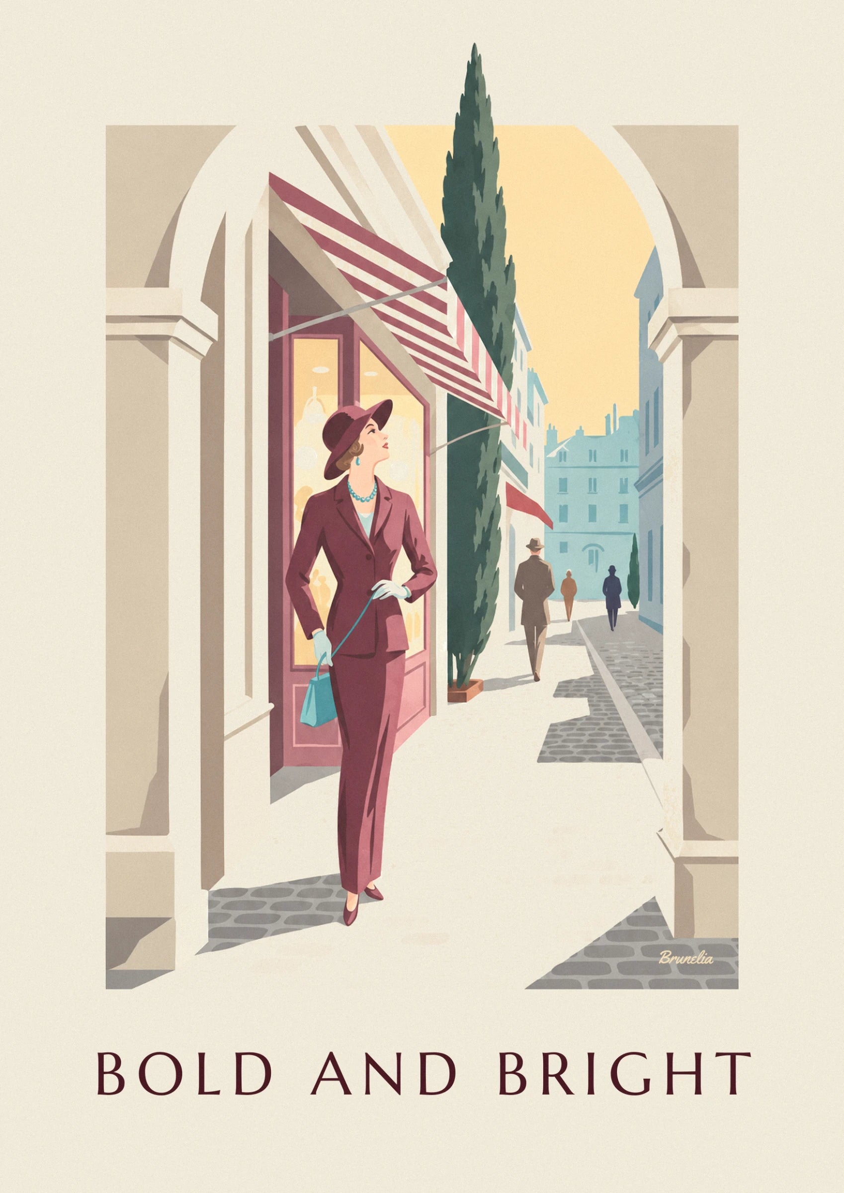 La femme en costume bordeaux et chapeau, sac turquoise à la main, devant une vitrine