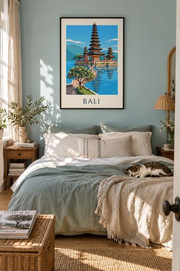 Poster tempio Ulun Danu sul lago Bratan a Bali: incorniciato alla parete
