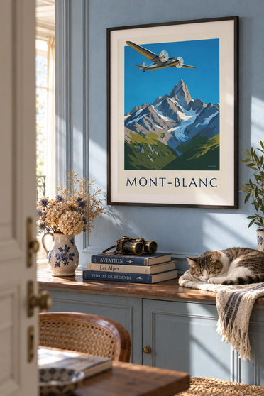 Affiche avion bimoteur survolant le glacier du massif du Mont-Blanc : encadrée au mur