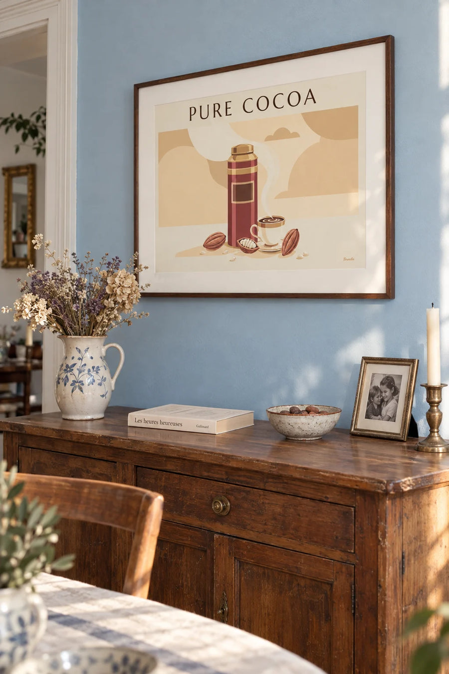 Affiche boîte de cacao et tasse de chocolat chaud : encadrée au mur
